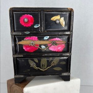 Vtg Japanese miniature hand painted black Wood 4 drawer chest Jewelry dollhouse